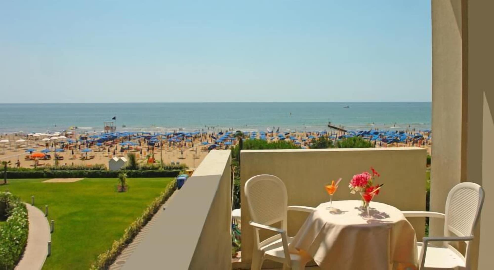 Park Hotel Cellini Lido di Jesolo Exterior photo