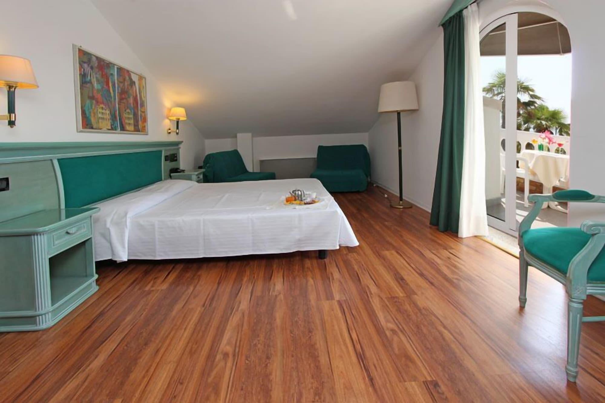 Park Hotel Cellini Lido di Jesolo Exterior photo