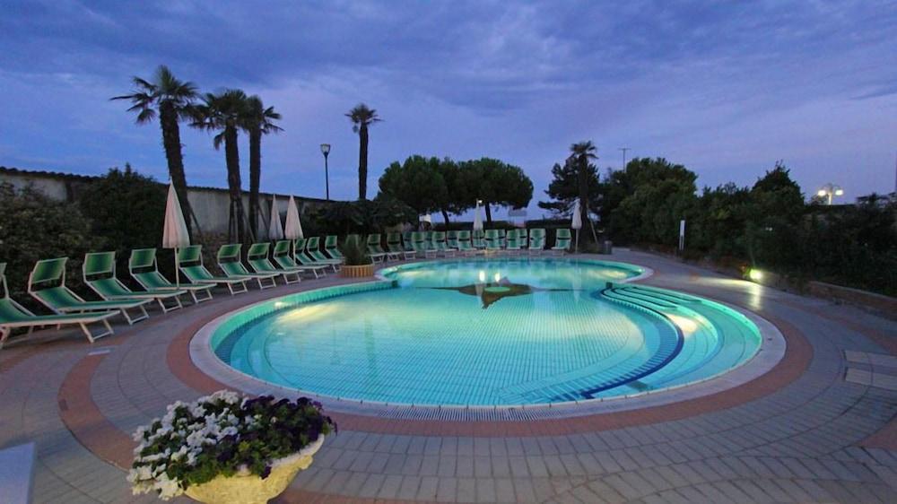 Park Hotel Cellini Lido di Jesolo Exterior photo