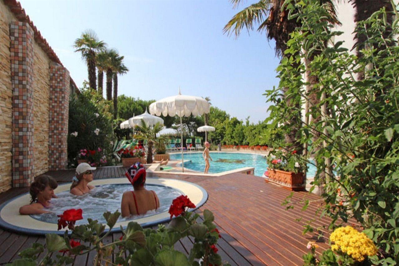 Park Hotel Cellini Lido di Jesolo Exterior photo