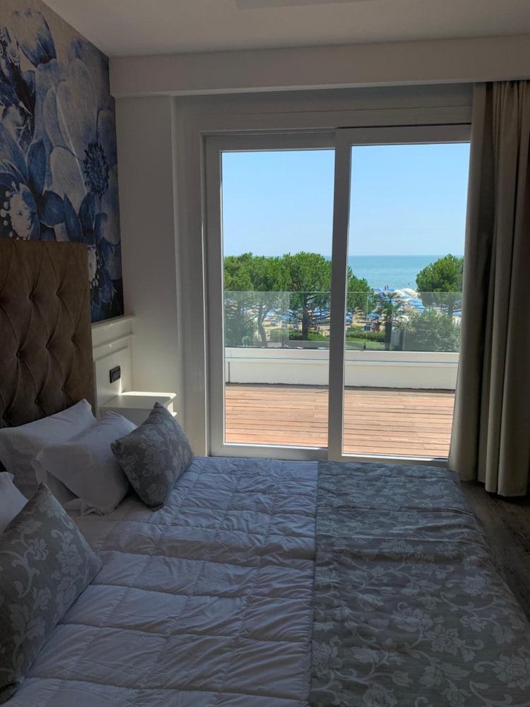 Park Hotel Cellini Lido di Jesolo Exterior photo