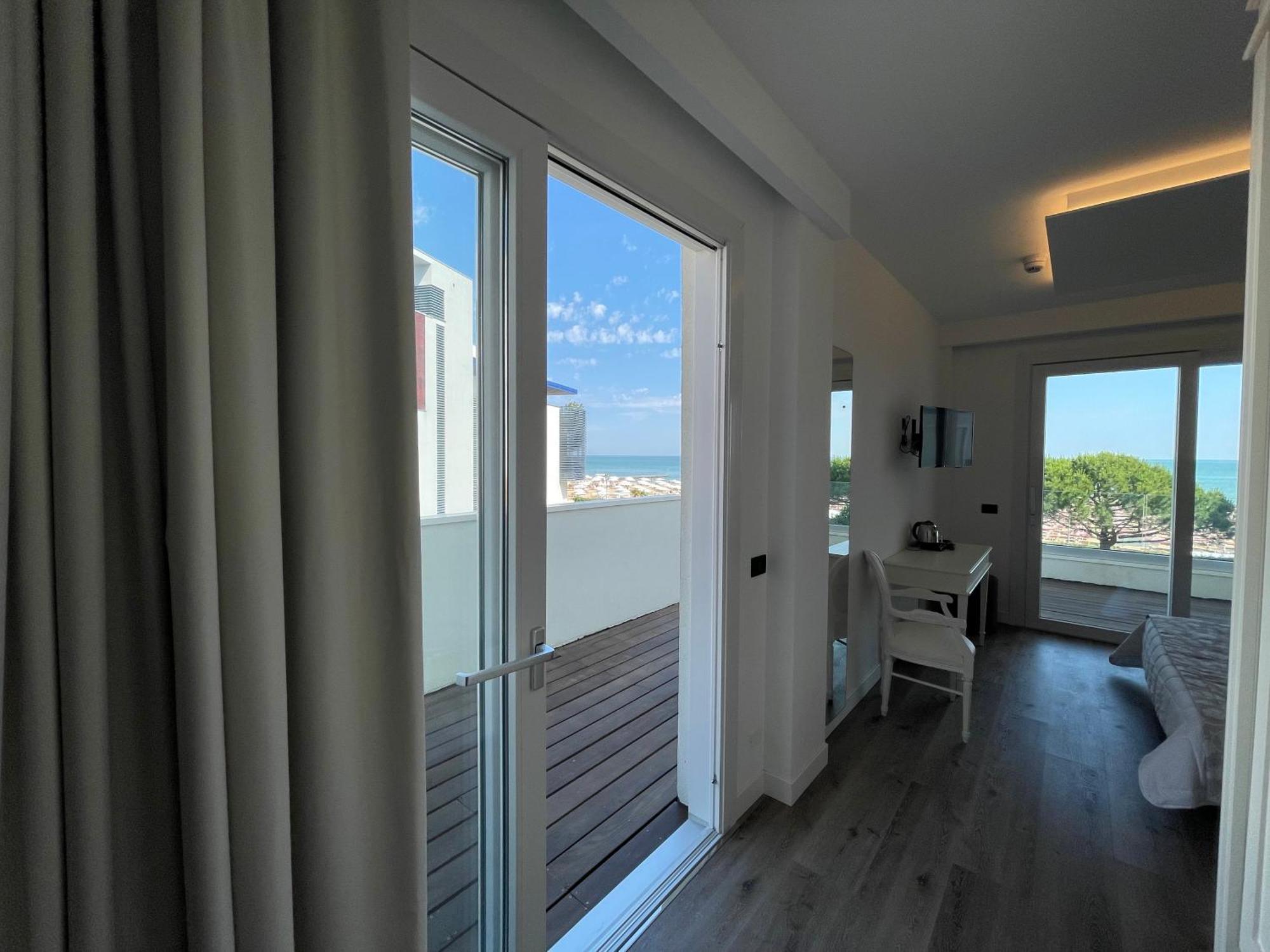 Park Hotel Cellini Lido di Jesolo Exterior photo
